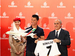 Gwiazdy wszechczasów – Cristiano Ronaldo i Pelé – połączyły siły w nowej kampanii Emirates