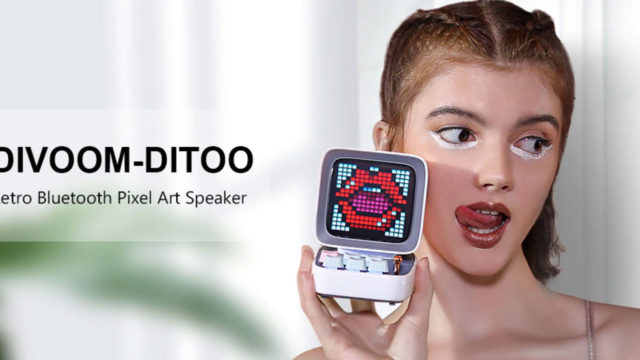 Divoom_ditoo_inhand